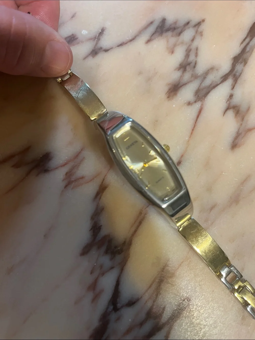 Geneva gold watch new battery